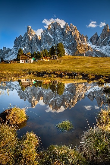 Fall Reflection, Geisler Alm, Südtirol, Dolomiten, Italien